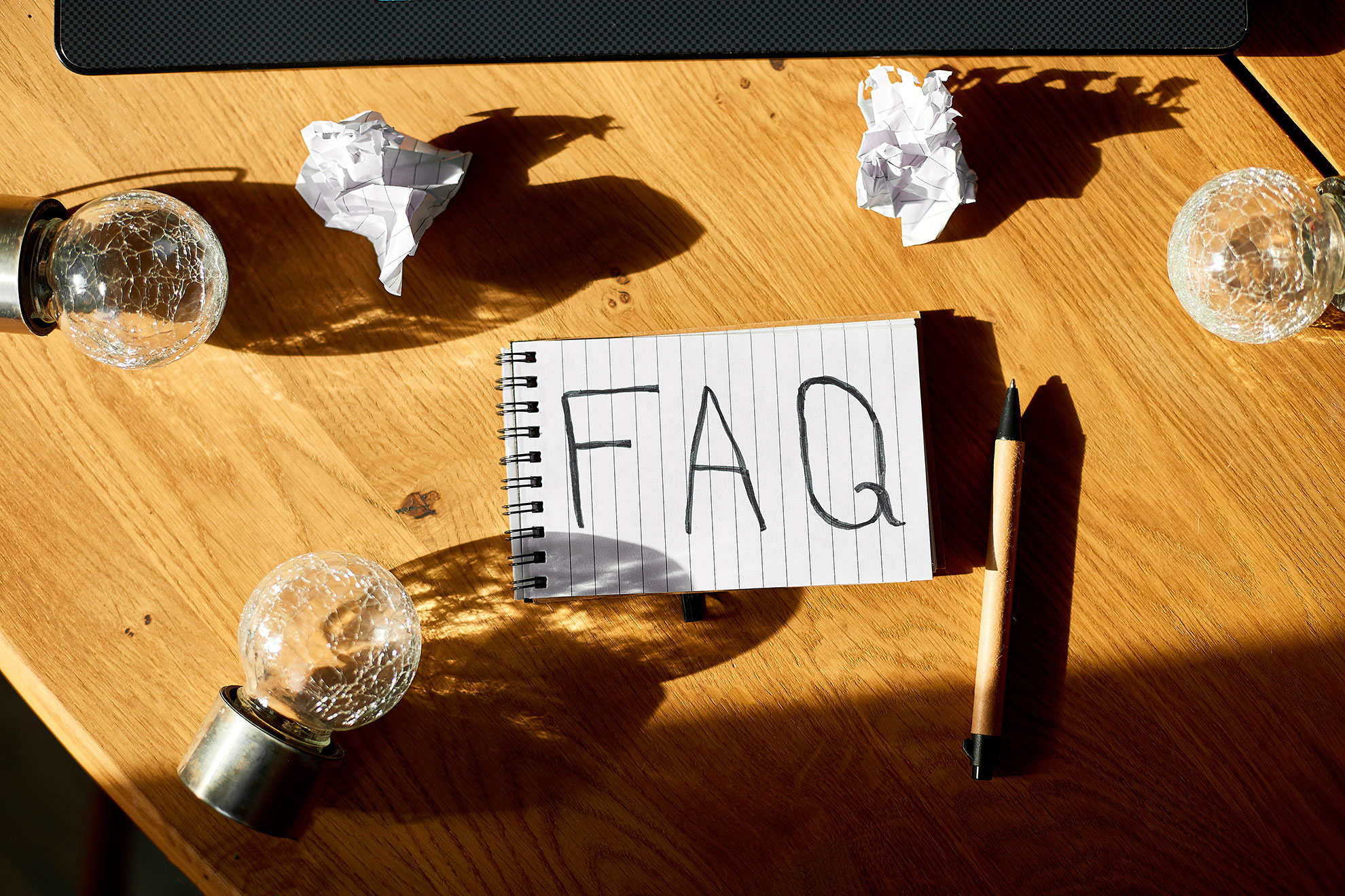 FAQ, ilustracja do artykułu o wzroście